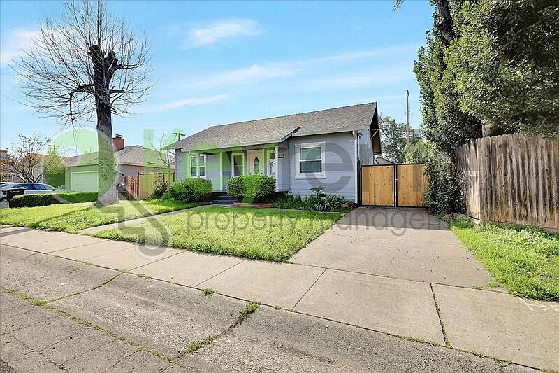 4404 Lantana Ave photo 1