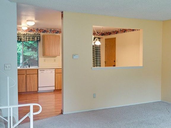 5th image of 3004 229th Pl NE