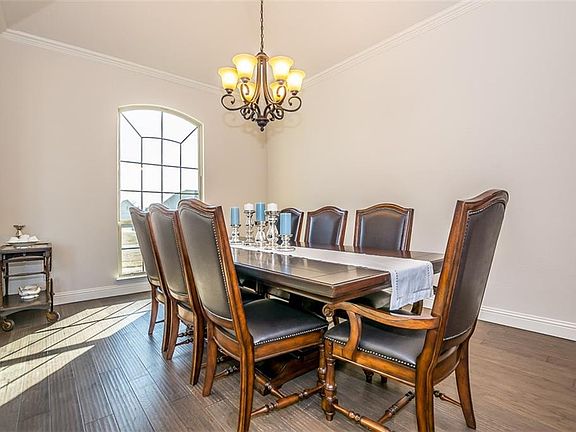 4th image of 3076 Wildwood Ln