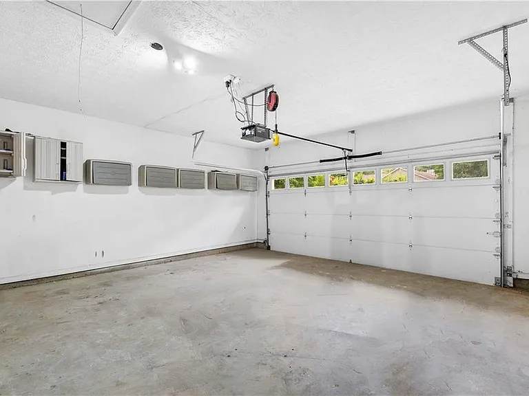 1525 Keystone Dr — Photo 36