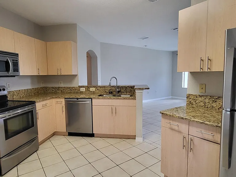 128 SW Peacock Blvd #15202 — Photo 12