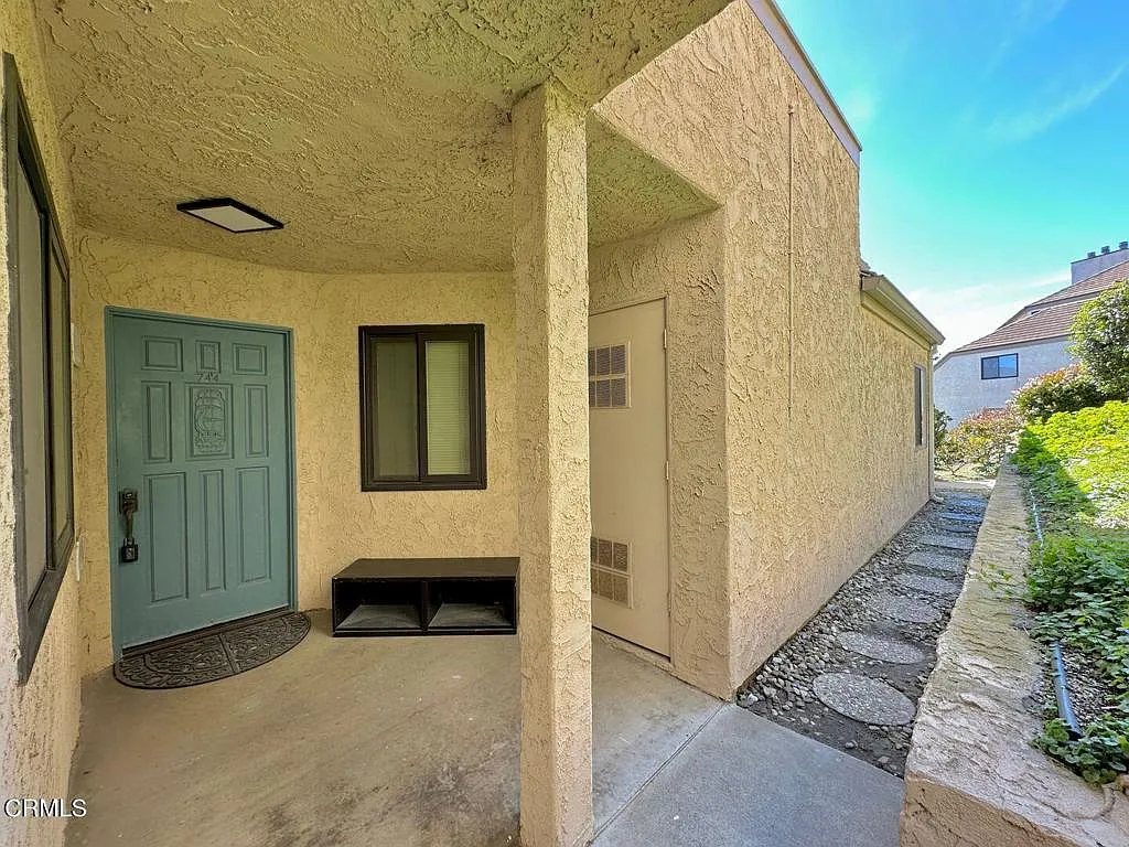 2 bed, 2.0 bath, 1240 sqft, $2,995 — Photo 2