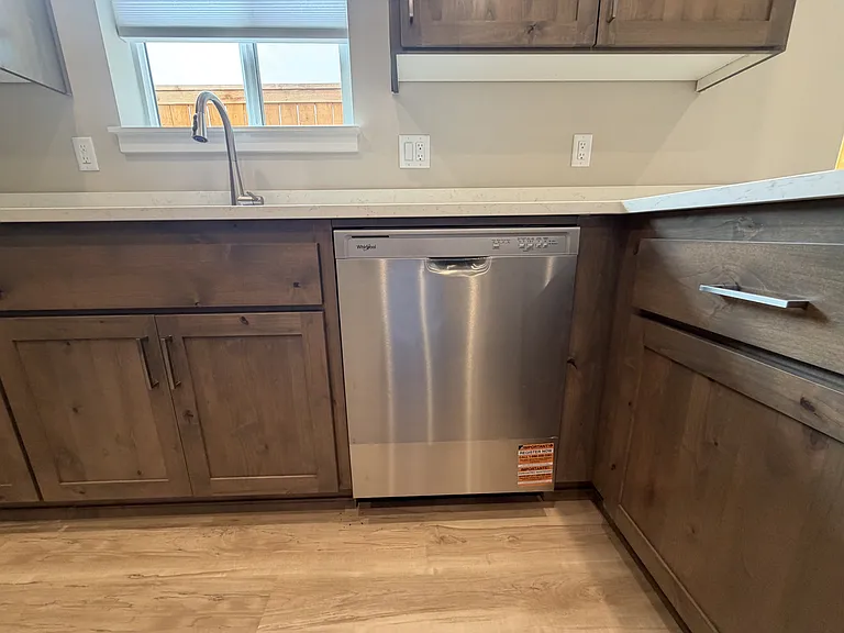 4025 Filbert St NE — Photo 37