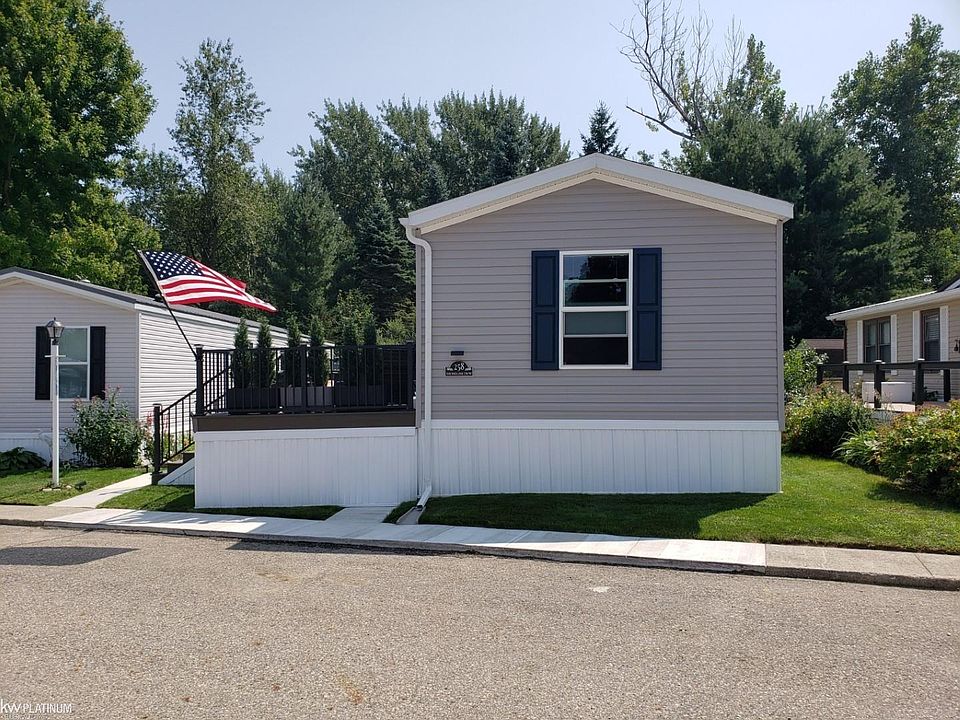 1st image of 258 Shoreline Dr W