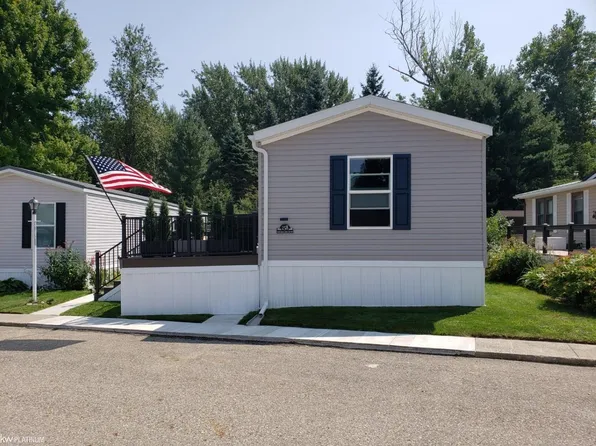 258 Shoreline Dr W, Port Sanilac, MI 48469