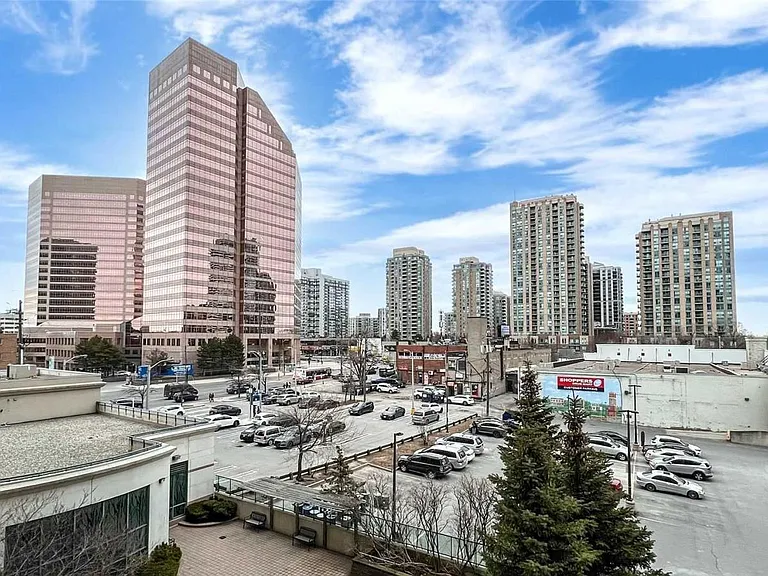 7 Lorraine Dr #502 — Photo 15