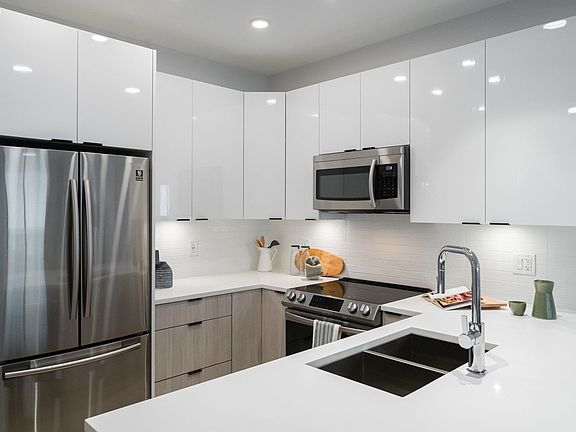 4th image of 5486 199a St #202