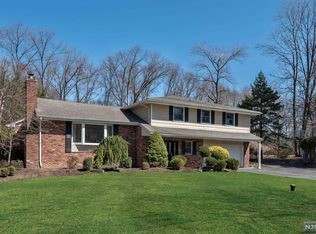 11 Windsor Gate, Upper Saddle River, NJ 07458