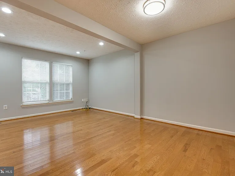 2542 Piney Pass Way — Photo 9