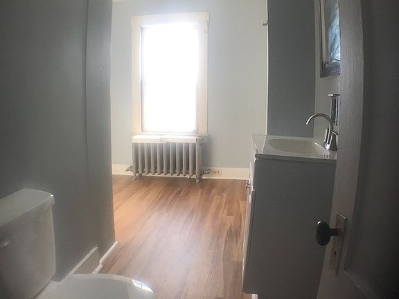4th image of 27 Brook St #A