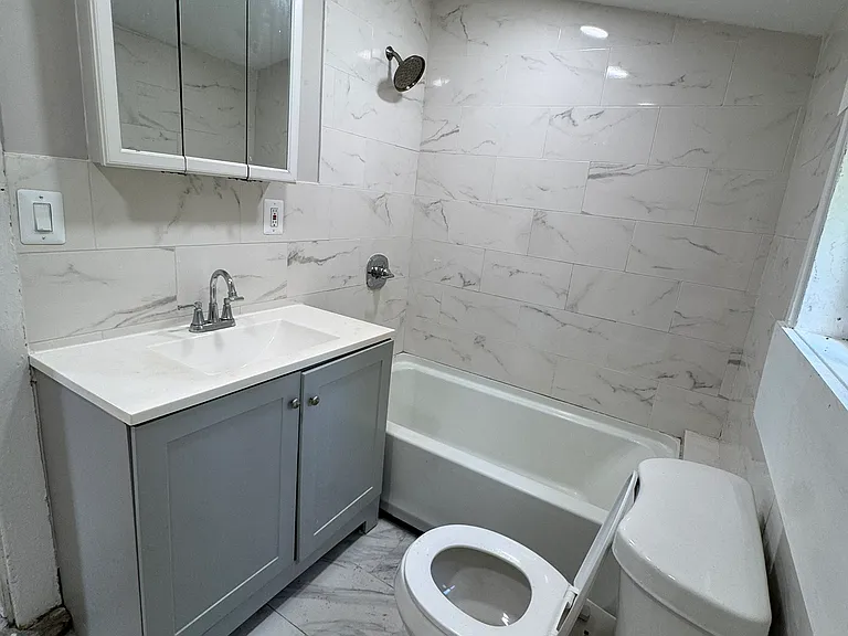 18 Wiley Ave — Photo 4