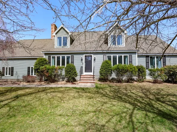 2 Natalie Rd, Chelmsford, MA 01824