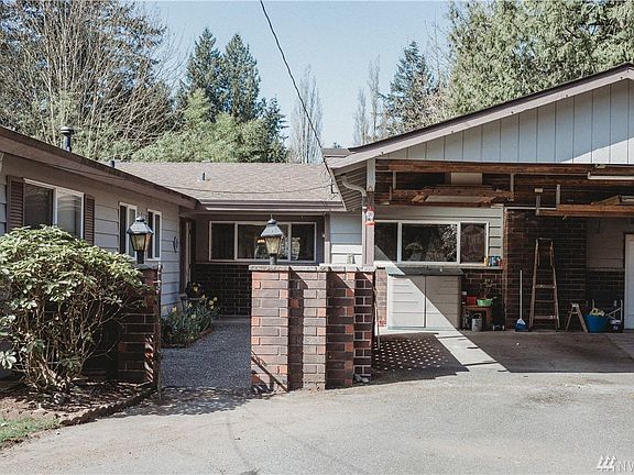 4th image of 1823 207th Pl SW