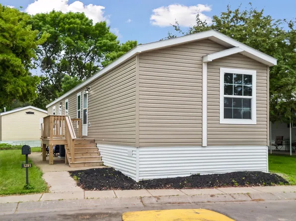 1291 Piper Dr W, Saint Paul, MN 55112