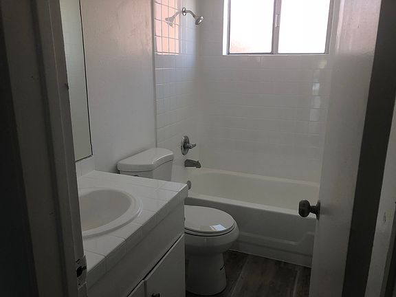 4th image of 301 Magnolia Ave #14