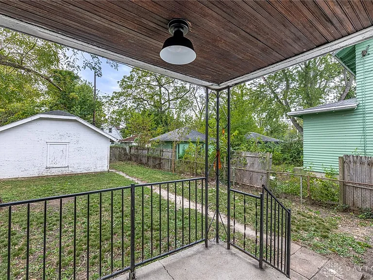 338 Kenwood Ave — Photo 20