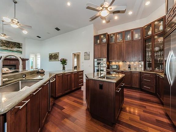 3rd image of 1327 Forestedge Blvd