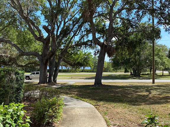 3rd image of 200 N Bayshore Blvd APT 202