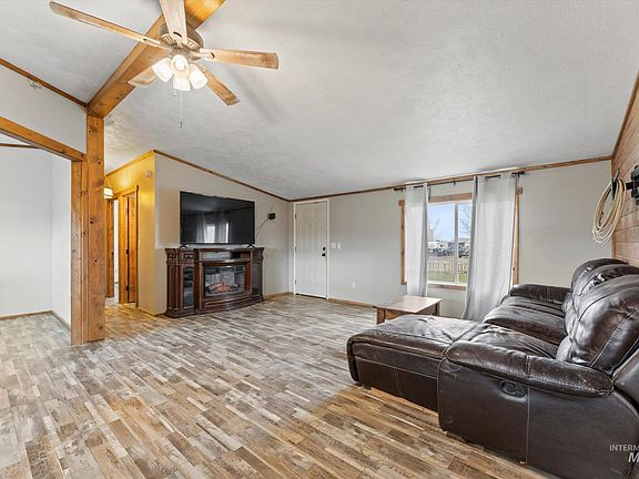 5th image of 3015 Sagebrush Ln