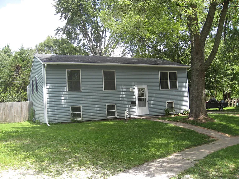 2712 High Ct — Photo 2