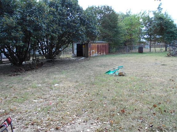 5th image of 1014 Ellen Ave