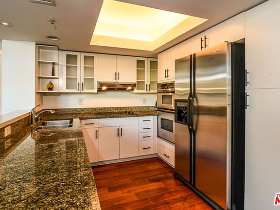 5th image of 13700 Marina Pointe Dr Unit 408