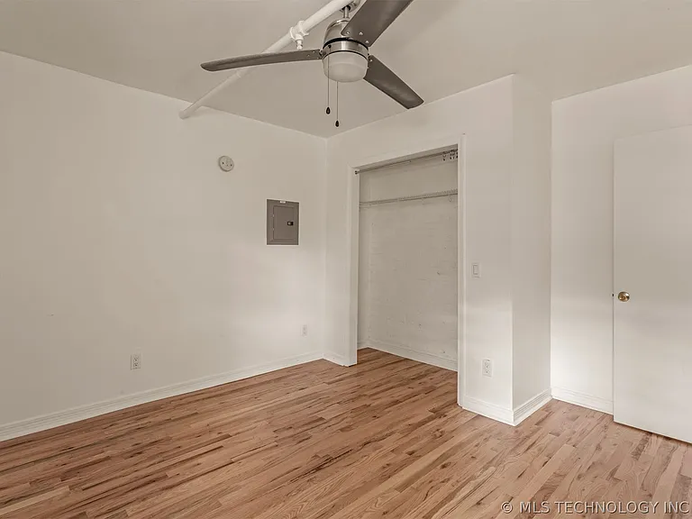 1520 E 17th St #E — Photo 22