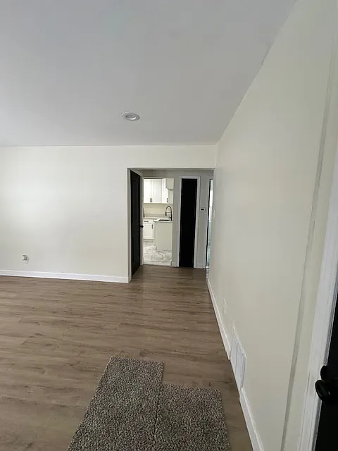 3 bed, 1800 sqft, $1,450 — Photo 2