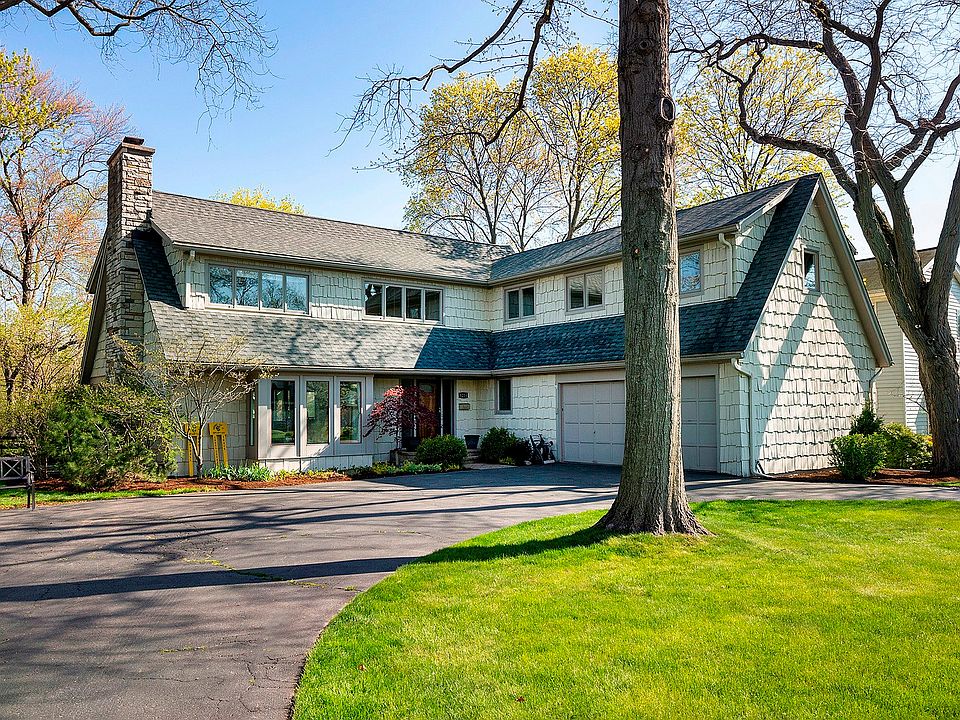 1214 Ridgewood Drive