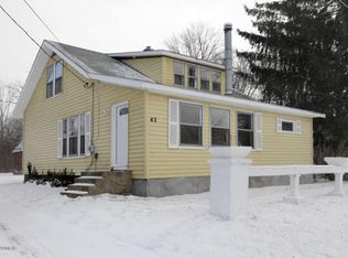 42 McCollum Ave, Galesburg, MI 49053