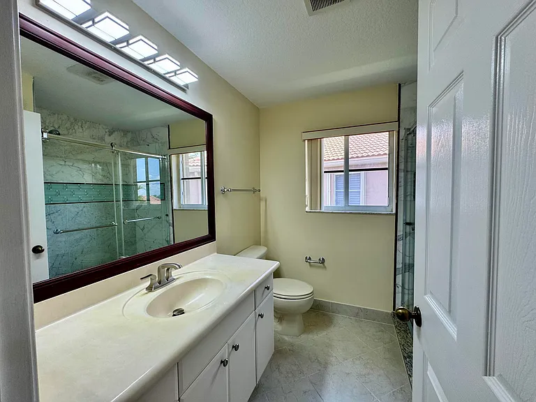 898 Tulip Cir — Photo 28