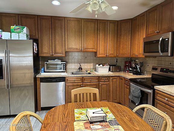 5th image of 119 Muhlen Platz Unit C