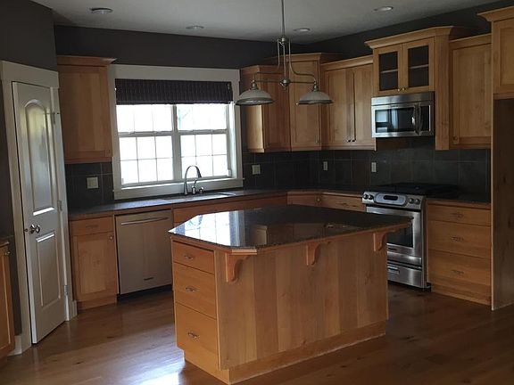 Kitchen with Granite