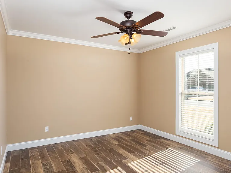 102 Cottonwood Dr — Photo 17