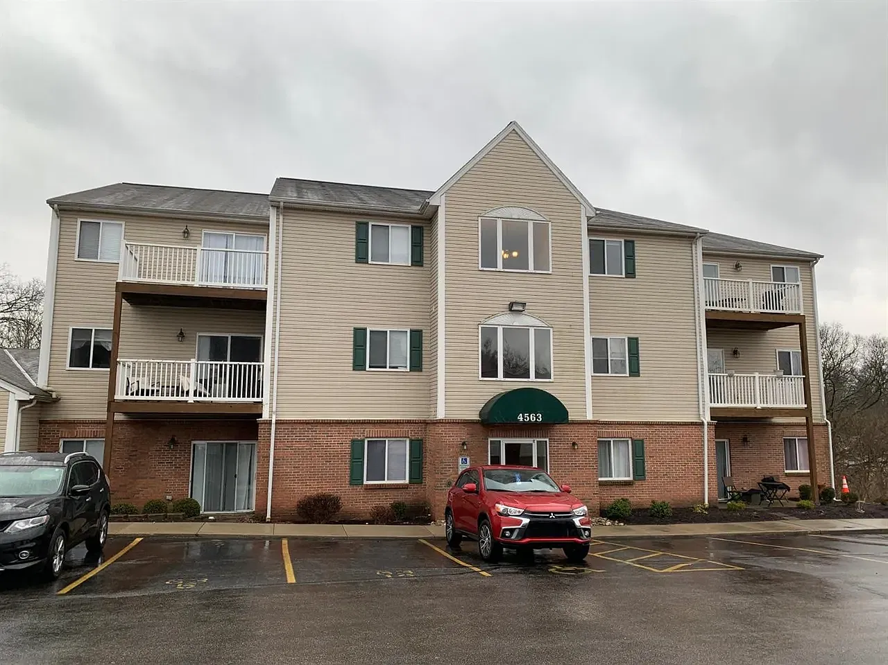2 bed, 1075 sqft, $1,500 — Photo 1