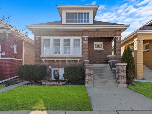 2216 Clinton Ave, Berwyn, IL 60402