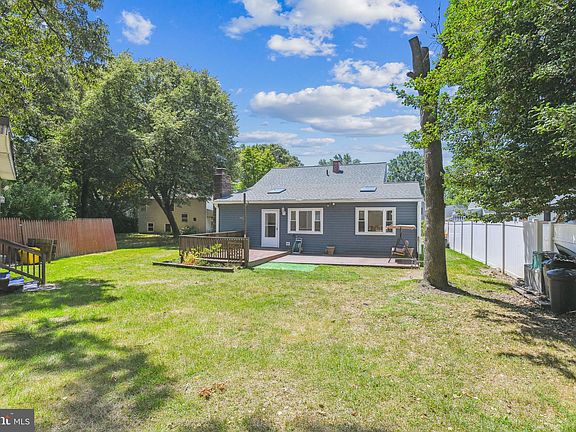 2nd image of 302 Sheridan Dr