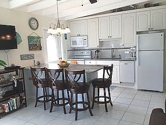 2nd image of 470 4th St