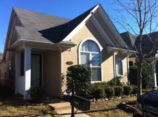 1324 Island Town Dr, Memphis, TN 38103