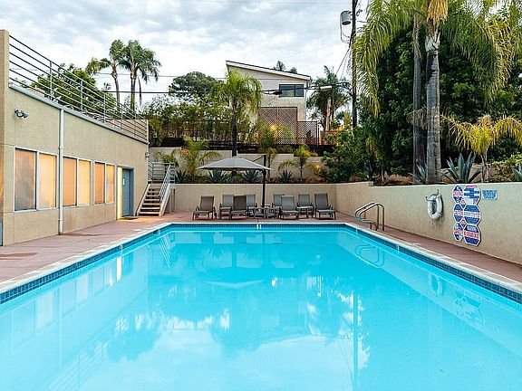 3rd image of 3460 S Centinela Ave APT 404