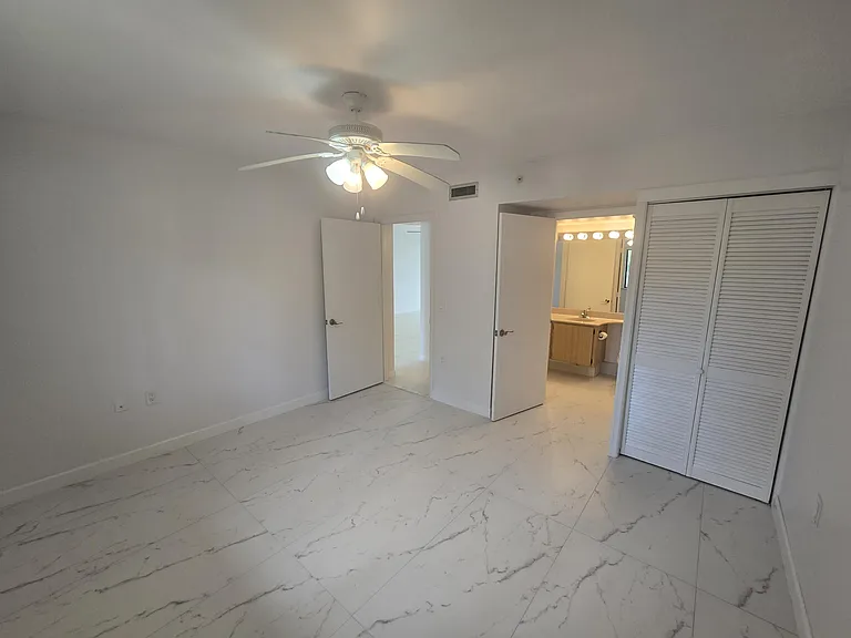 901 Seafarer Cir #104 — Photo 17
