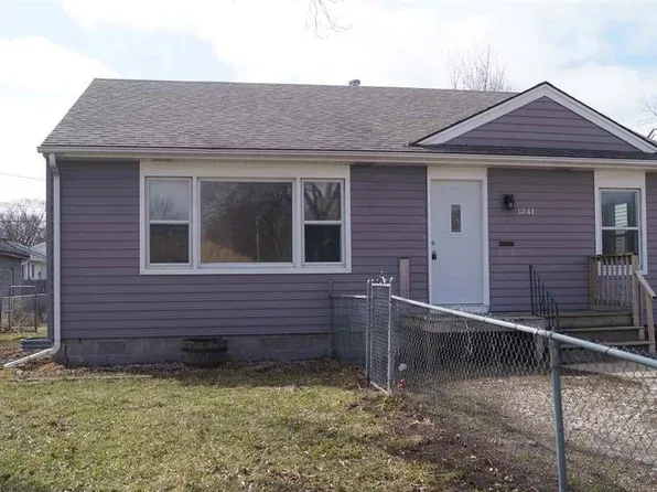 1241 E Military Ave, Fremont, NE 68025