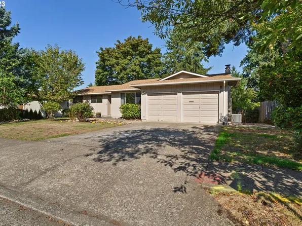 14285 SW Cherryhill Dr, Beaverton, OR 97008