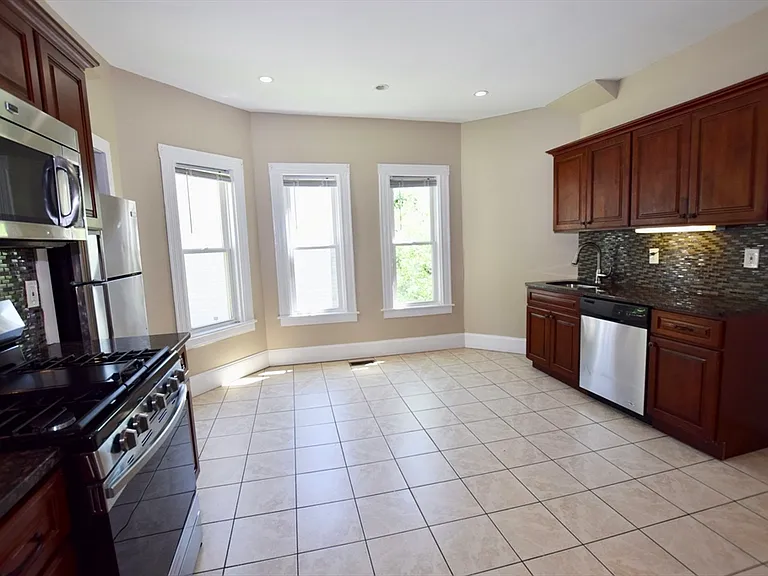 198 Reed St #1 — Photo 14