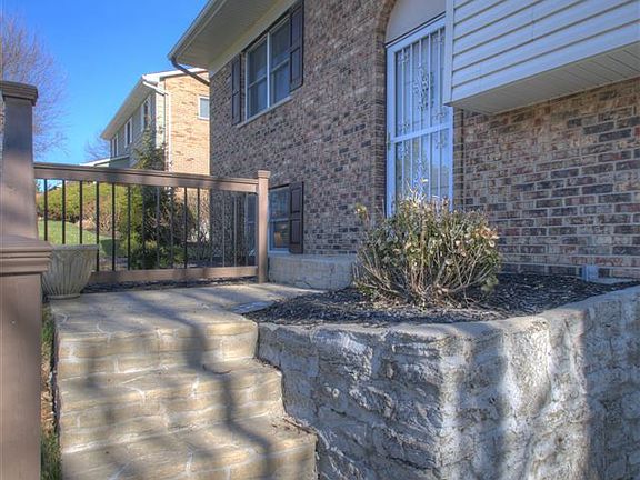 2nd image of 2722 Pineview Dr