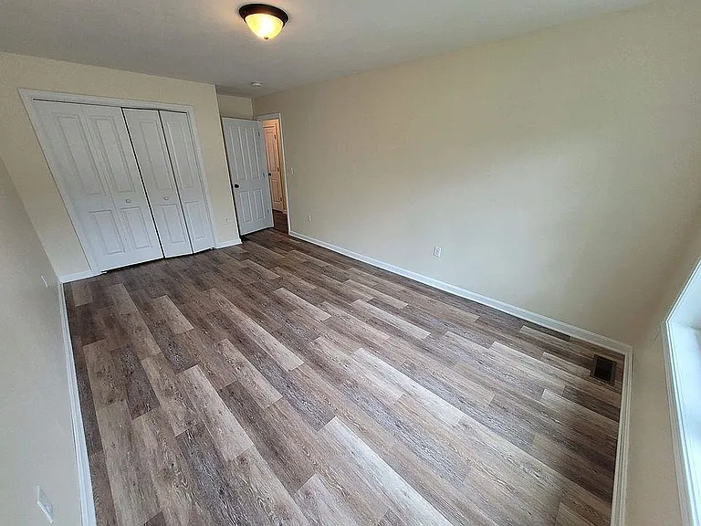 238 Ash St #1 — Photo 8