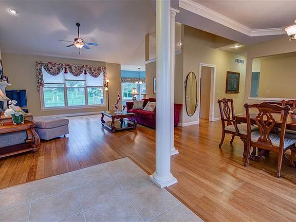 4th image of 24570 Rolling Oak Dr