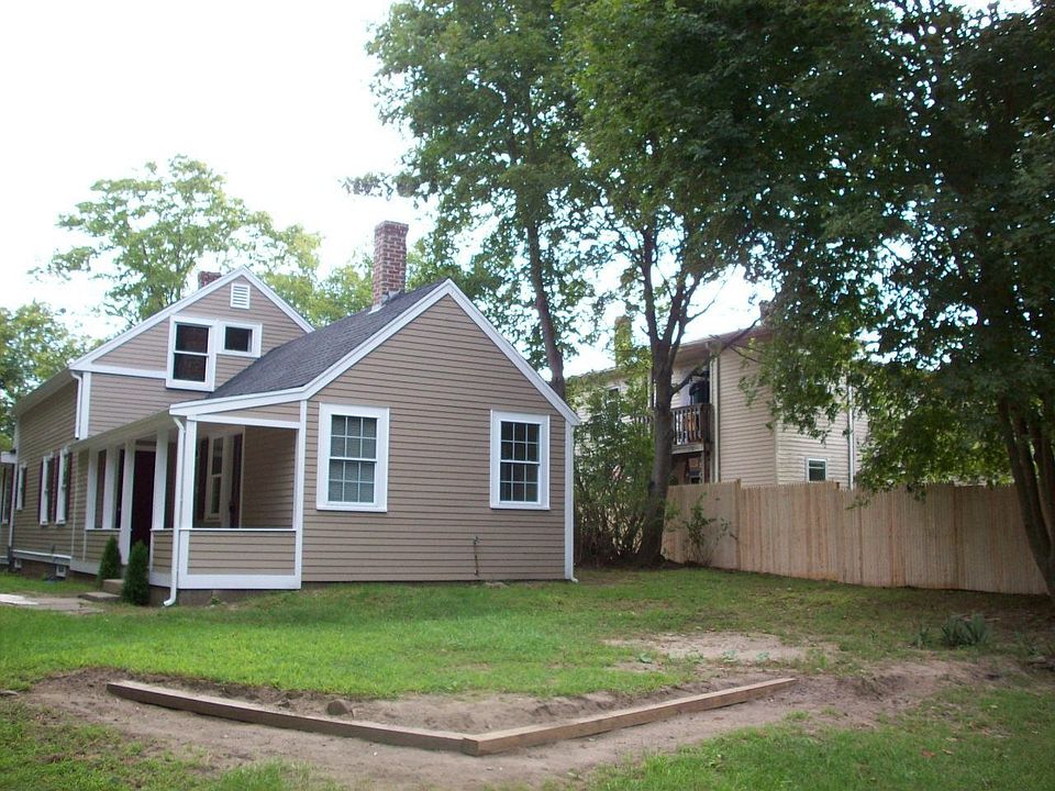 2nd image of 17 Sunnyside Ave