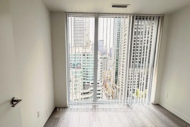 400 King St W #2106 — Photo 2