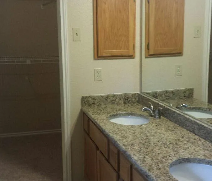 2202 Orchard Trl — Photo 5